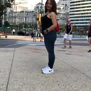 Meet your Posher, Lina